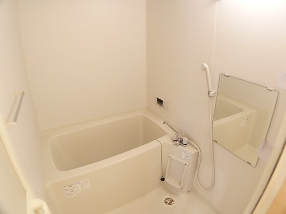 物件内観写真5　(別号室写真)