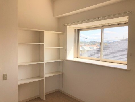 物件内観写真10　(別号室写真)