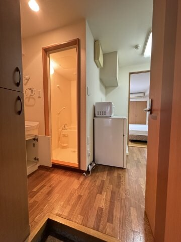 物件内観写真2　(別号室写真)