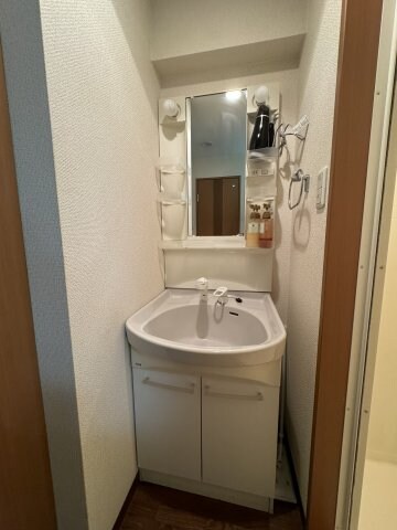 物件内観写真5　(別号室写真)