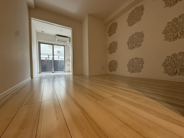 物件内観写真2　(別号室写真)