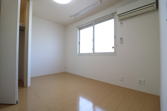 物件内観写真7　(別号室写真)