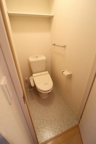 物件内観写真9　(別号室写真)