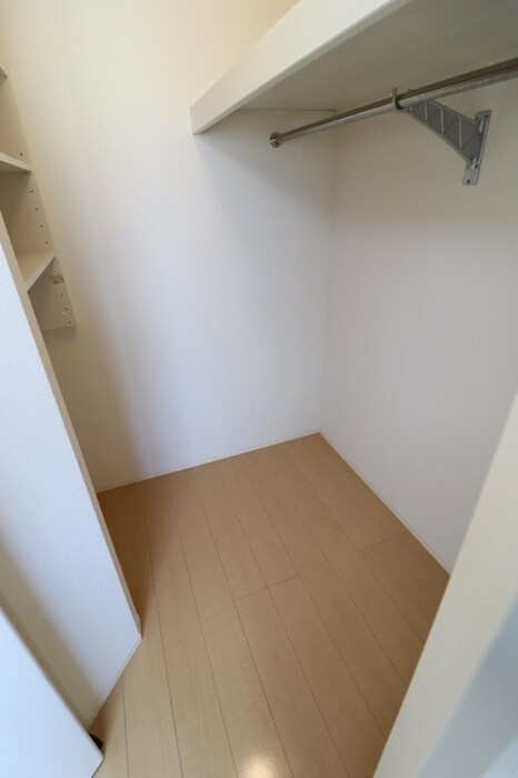 物件内観写真10　(別号室写真)