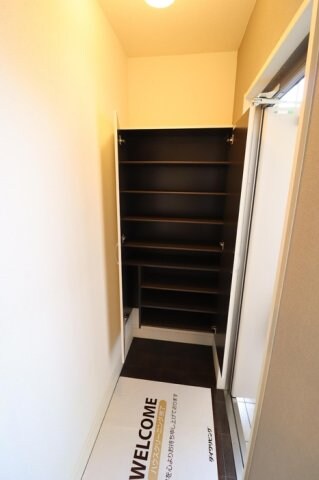 物件内観写真11　(別号室写真)