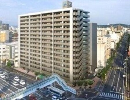 アルファステイツ大学病院通り外観写真