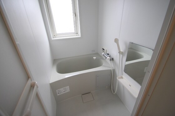 物件内観写真4　(別号室写真)