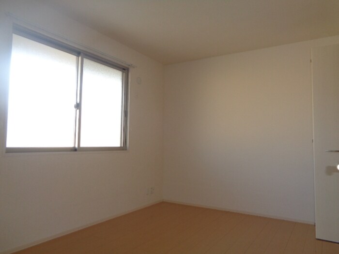 物件内観写真8　(別号室写真)