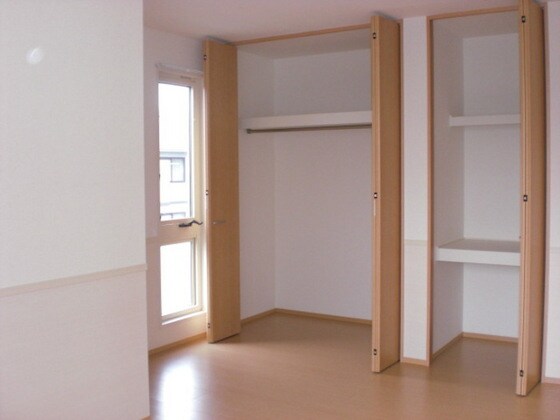 物件内観写真8　(別号室写真)