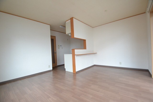 物件内観写真4　(別号室写真)