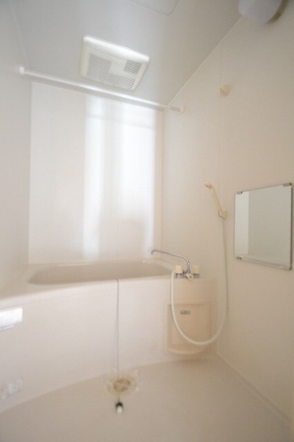 物件内観写真5　(別号室写真)