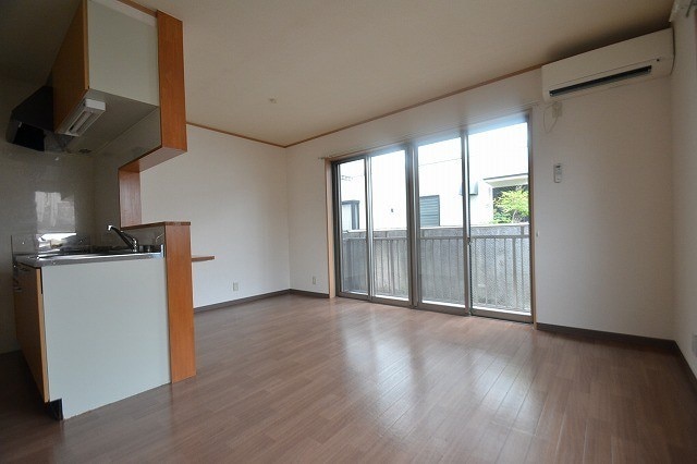 物件内観写真12　(別号室写真)