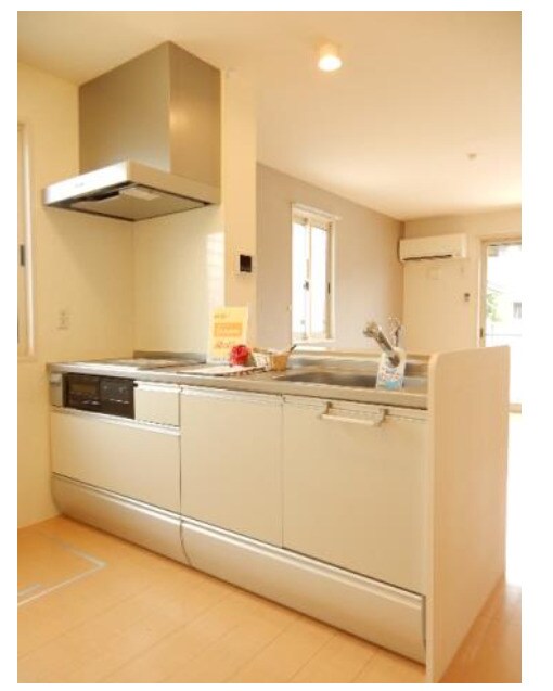 物件内観写真8　(別号室写真)