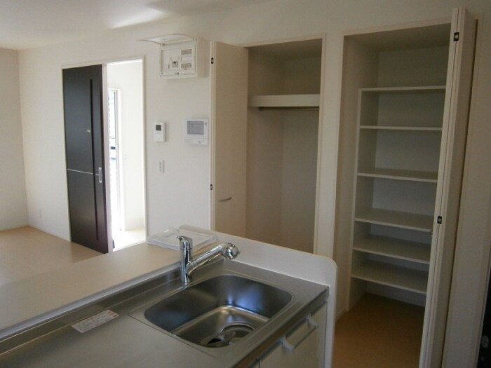 物件内観写真16　(別号室写真)