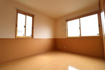 物件内観写真6　(別号室写真)