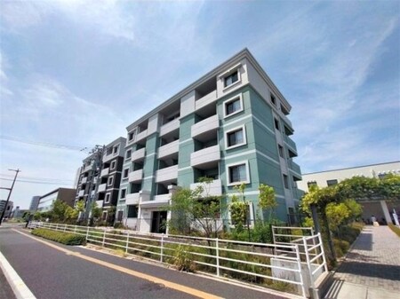 Ｓｈａｌｌｏｗ　Ｇａｒｄｅｎ　B棟外観写真