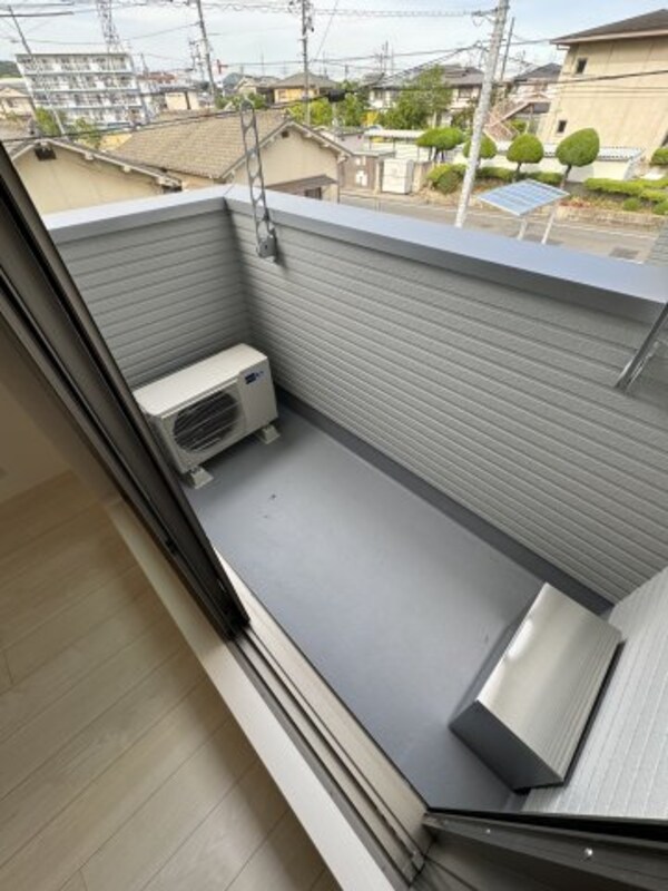 バルコニー(同シリーズ参考写真)