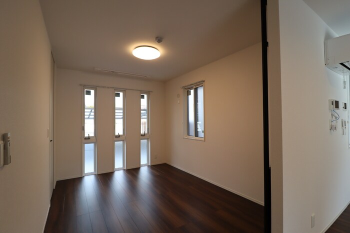 物件内観写真7　(※別号室参考写真)