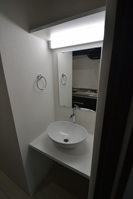 物件内観写真4　(別号室写真)