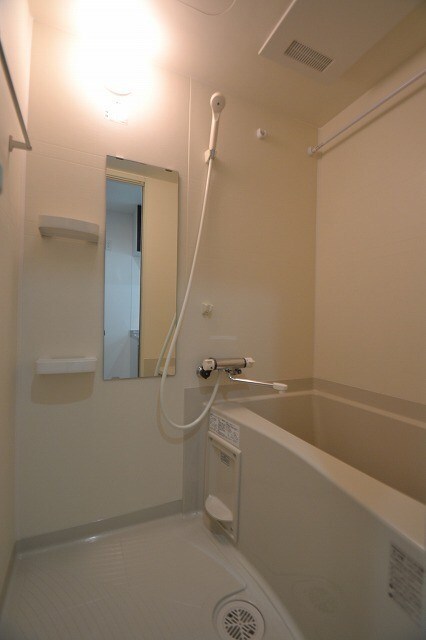 物件内観写真5　(別号室写真)