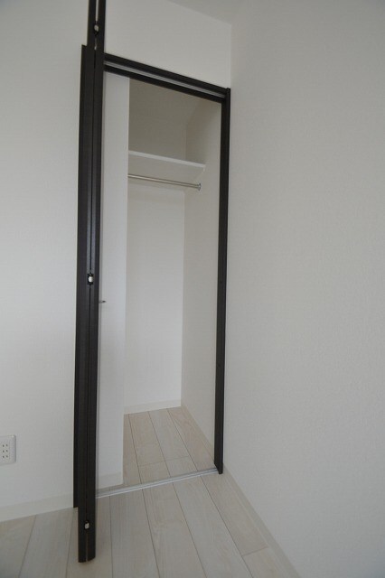 物件内観写真9　(別号室写真)