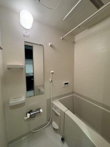 物件内観写真5　(別号室写真)