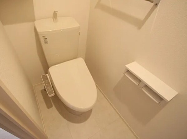 トイレ(別号室写真)