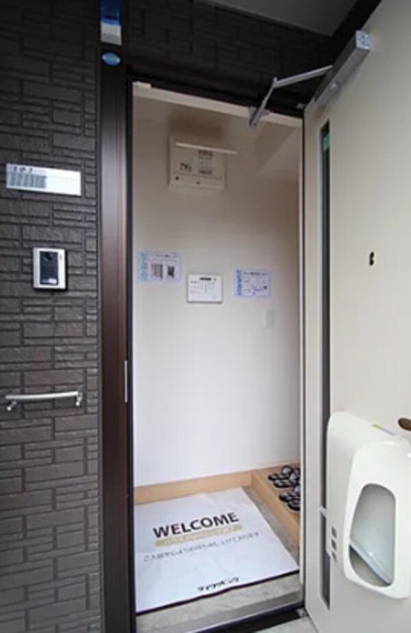 玄関(別号室写真)