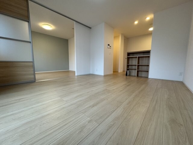 物件内観写真3　(別号室写真)