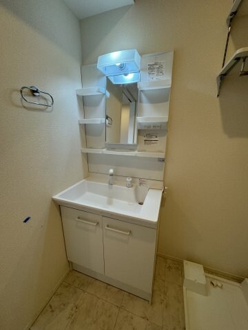 物件内観写真9　(別号室写真)