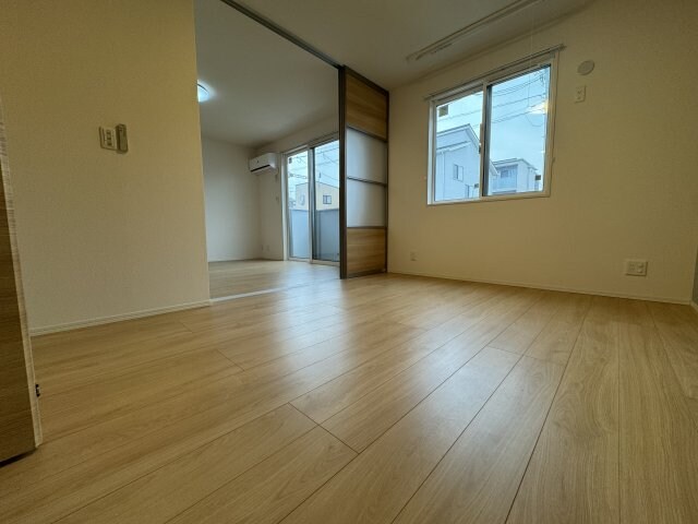 物件内観写真14　(別号室写真)