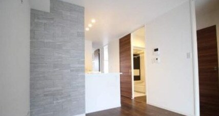 物件内観写真3　(別号室写真)