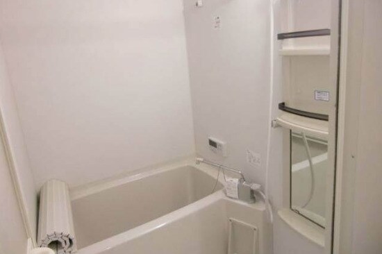 物件内観写真5　(別号室写真)