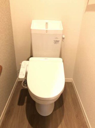 物件内観写真8　(別号室写真)