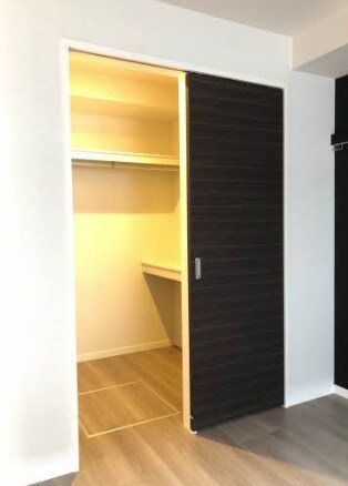 物件内観写真9　(別号室写真)