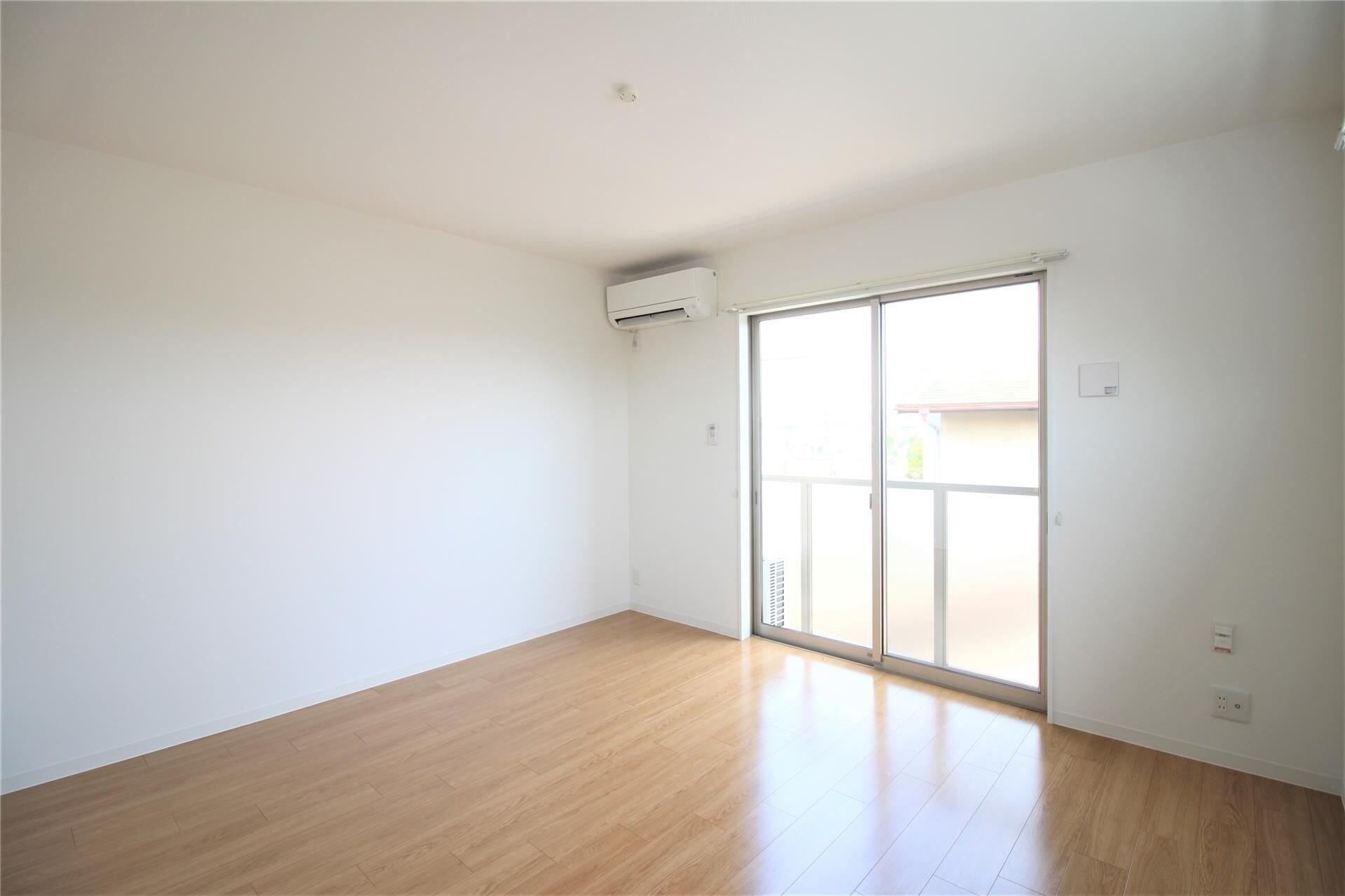 物件内観写真8　(別号室写真)