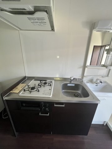 物件内観写真3　(別号室写真)