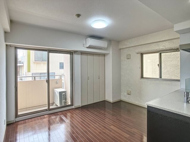 物件内観写真5　(別号室写真)