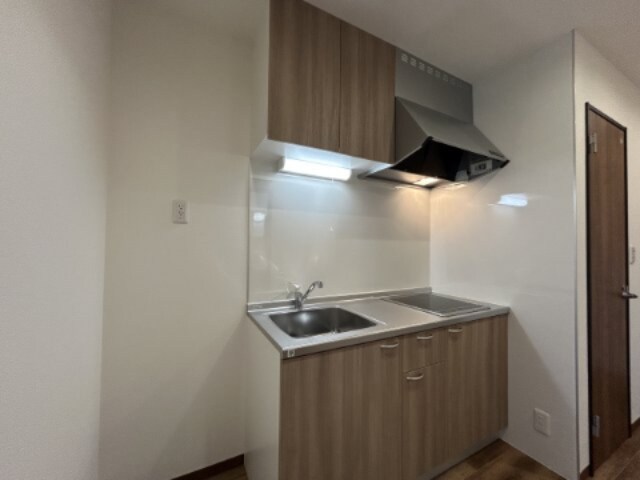 物件内観写真3　(別号室写真)