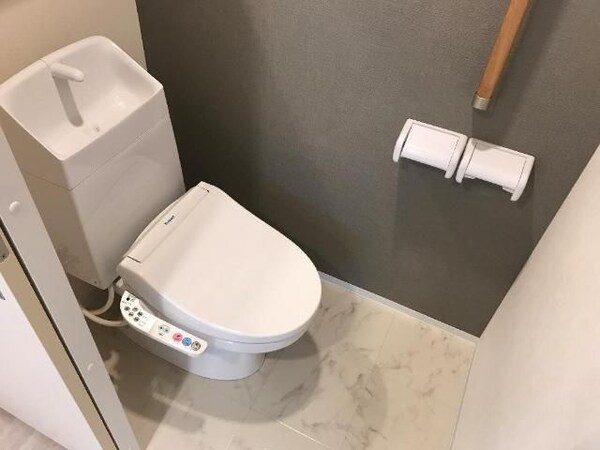 トイレ(別号室写真)