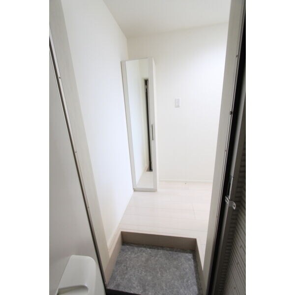 玄関(※同じシリーズの室内写真)