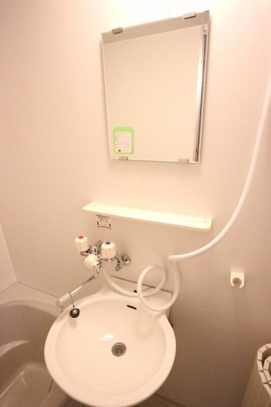 物件内観写真9　(洗面台)