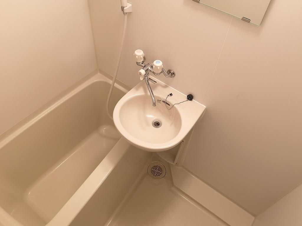 物件内観写真10　(洗面台)