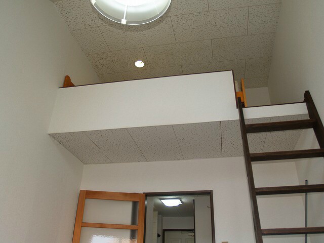 物件内観写真11　(ロフト)