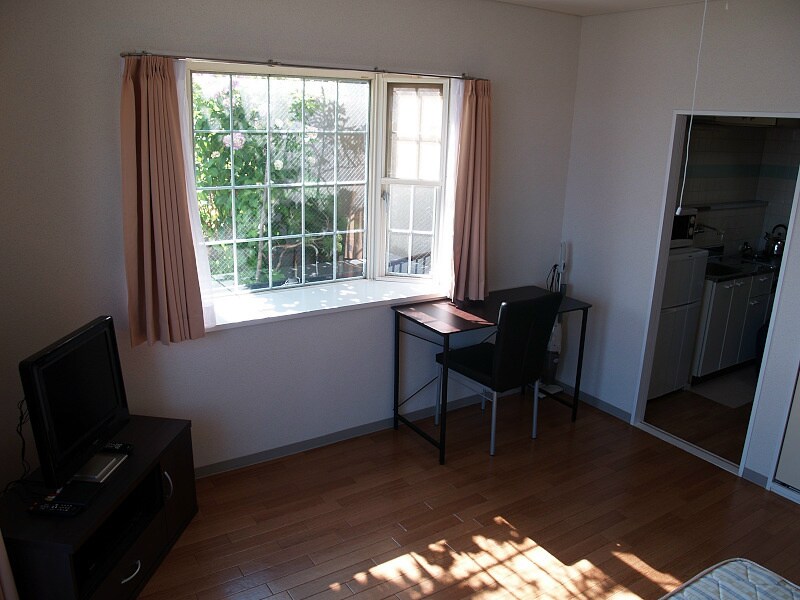 物件内観写真2　(家具家電付き)