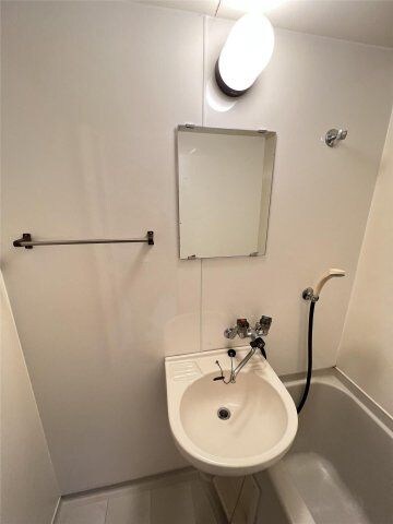 物件内観写真12　(洗面台)