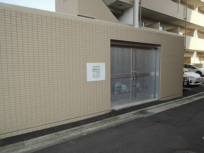 物件内観写真18　(敷地内ゴミ置き場)