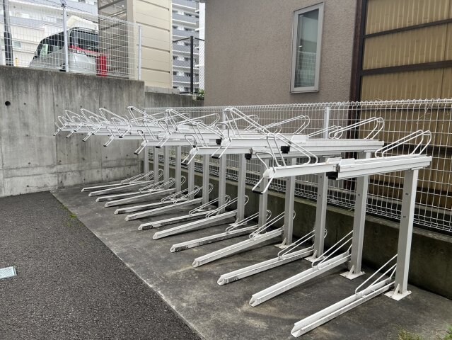 物件内観写真17　(駐輪場2)