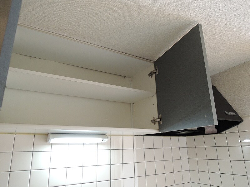 物件内観写真21　(キッシン上部収納)