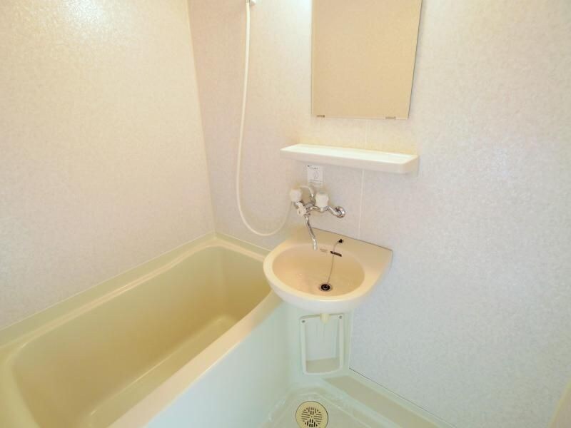 物件内観写真11　(洗面台)